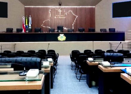Plenário da Assembleia Legislativa do Amazonas completamente vazio