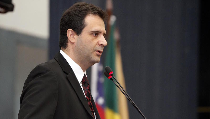Vereador Marcelo Serafim discursando