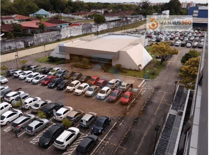 Estacionamento da Assembleia Legislativa do Estado do Amazonas completamente lotado em plena pandemia