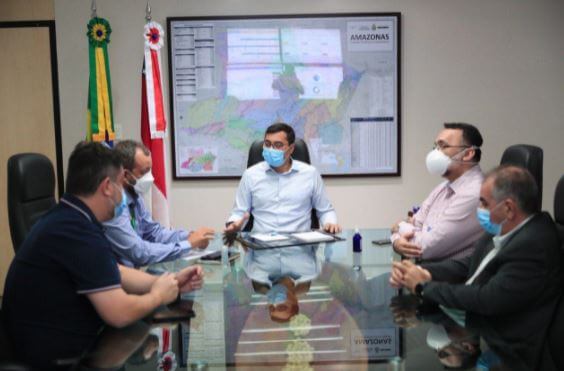 Gestores de Novo Airão e Manacapuru reunidos com o governador do Amazonas, Wilson Lima