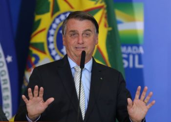 Presidente Jair Bolsonaro discursa após cerimônia de posse do Ministro de Estado da Cidadania, Joao Roma, e do Ministro de Estado Chefe da Secretaria-Geral da Presidência da República, Onix Lorenzoni e sanção da Lei da Autonomia do Banco Central