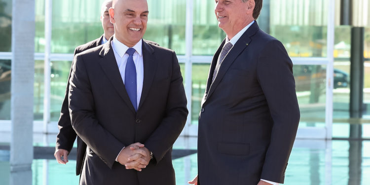 (Brasília - DF, 07/08/2019) Encontro com Deputado Rodrigo Maia, Presidente da Câmara dos Deputados; Alexandre de Moraes, Ministro do Supremo Tribunal Federal; e Deputado Fábio Faria (PSD-RN). 
Foto: Marcos Corrêa/PR