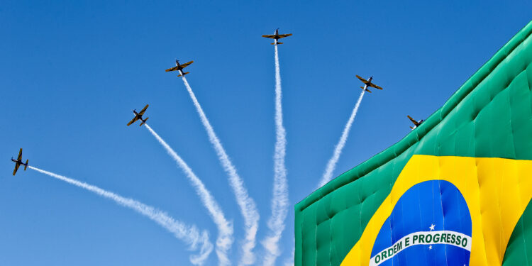 Brasília - DF, 07/09/2011. Esquadrilha da fumaça durante o desfile cívico-militar de 7 de setembro. Foto: Roberto Stuckert Filho/PR.