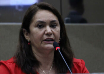 MANAUS, 22/03/21
VEREADORA PROFESSORA JACQUELINE (PODEMOS) DISCURSAANDO NO PLENARIO DA CAMARA MUNICIPAL DE MANAUS.
FOTO: ROBERVALDO ROCHA / CMM